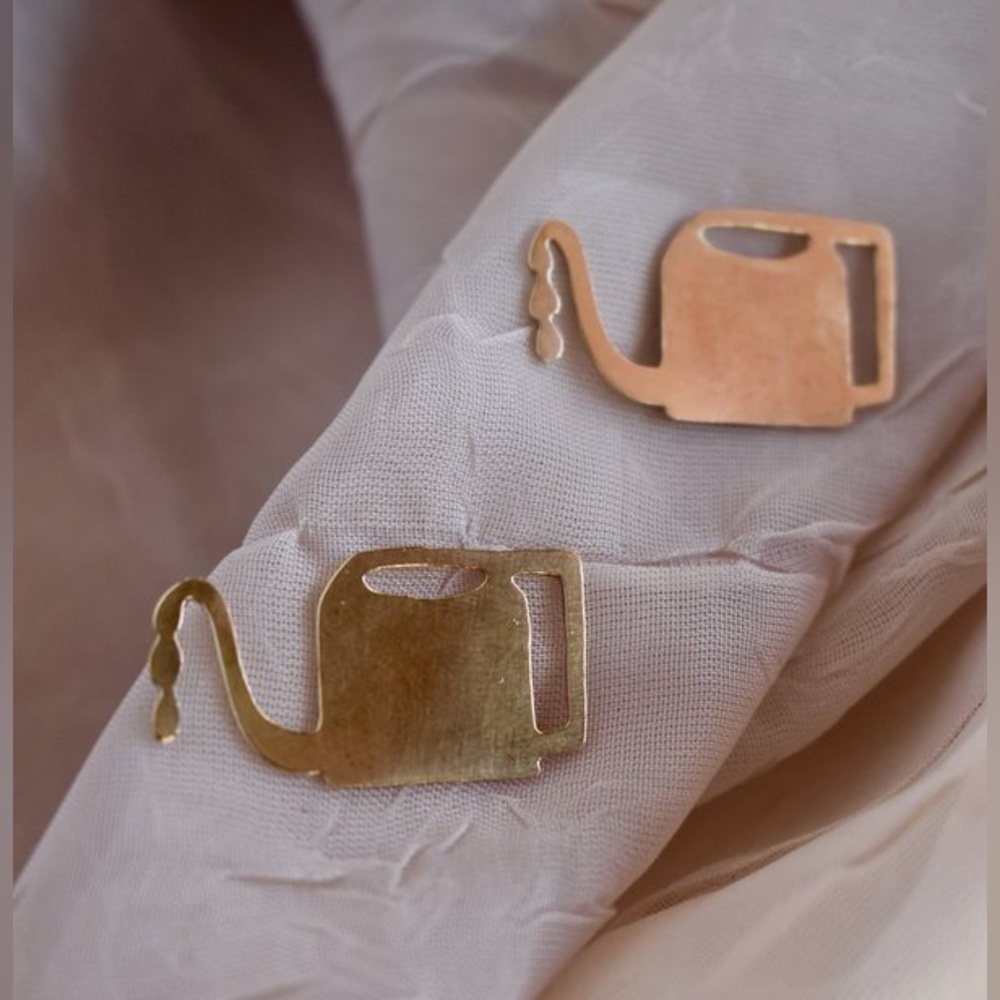 NWT Mackbecks Watering Can Stud Earrings